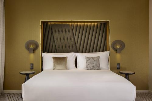 Executive King room - Courtyard view