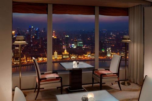Club Pearl Tower Twin Room