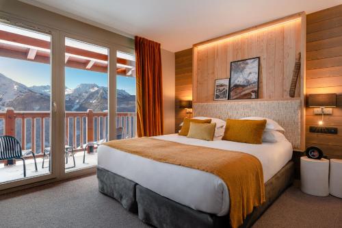 Suite with Mountain View and spa access
