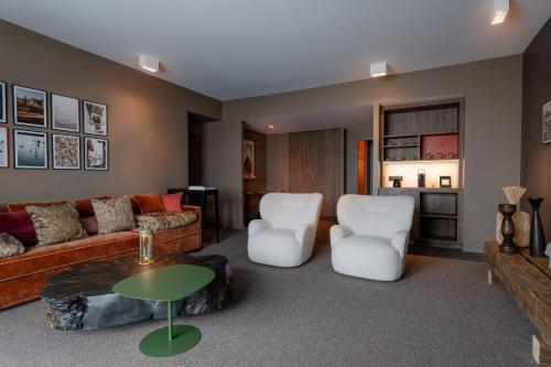 Three-Bedroom Suite with spa access