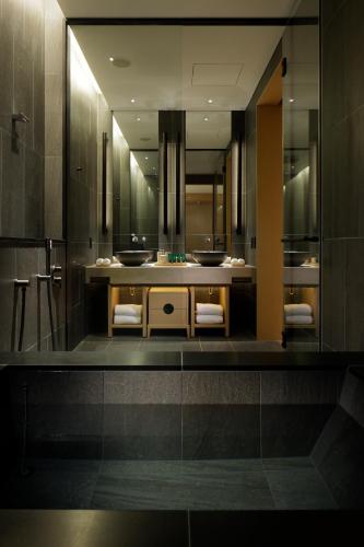 Premier Deluxe Twin Room