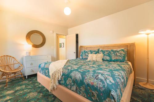 One-Bedroom Apartment with Ocean View