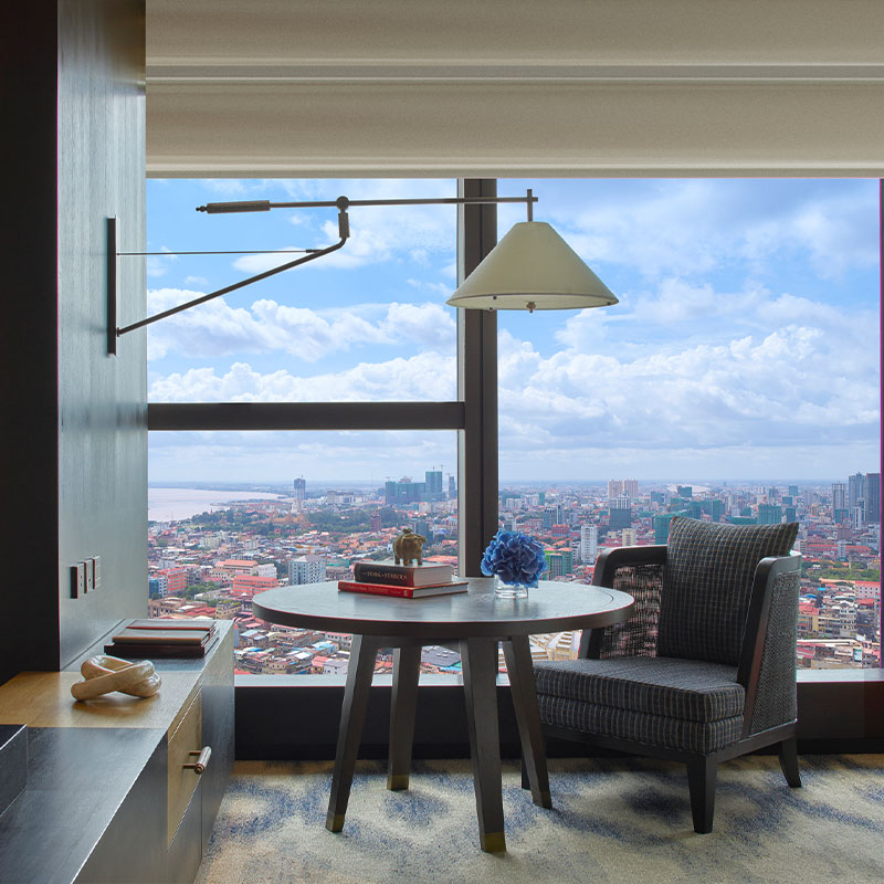 Premier River King Room