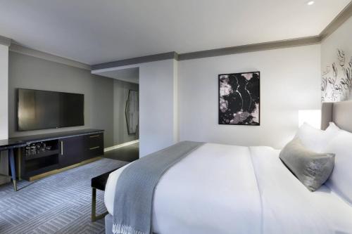Guest Room, 1 King