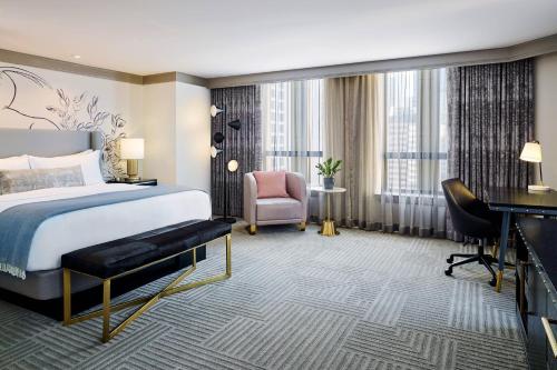 Suite, 1 King, Sofa bed