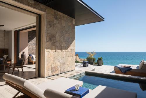 Ocean Front Pool Room, Guest room, 2 Queen, Beachfront