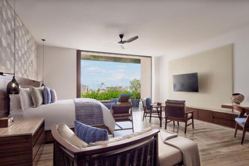 Cortes Resort View, 1 Bedroom Suite, 1 King, Sofa bed, Ground floor, Private pool, Terrace