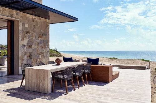Cortes Beachfront 1 Bedroom Suite Ground Floor