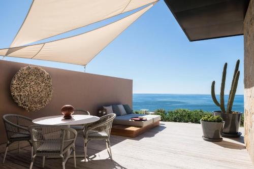Partial Ocean View, Guest room, 2 Queen(s), Ground floor, Terrace