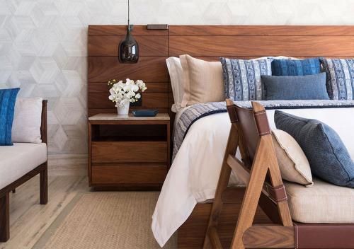 Cortes Beachfront 2 Bedroom Suite