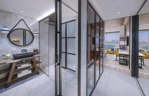 King Room with Shoreline View – 20% off Food and Beverage (Summer 2026), Palm Jumeirah Mall Access