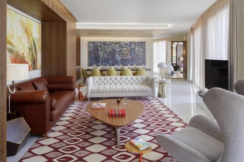 Exclusive Prince Suite – Free In Room Breakfast & VIP Parking
