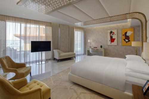 Two-Bedroom Luxury Royal Suite with Private Jacuzzi and Experience Shower – Free In-Room Breakfast & VIP Parking