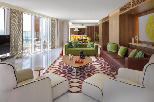 Two-Bedroom Luxury Royal Suite with Private Jacuzzi and Experience Shower – Free In-Room Breakfast & VIP Parking