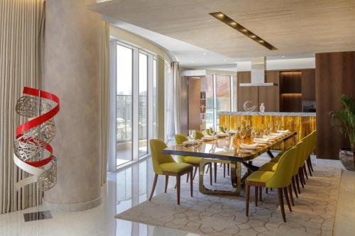 Two-Bedroom Luxury Royal Suite with Private Jacuzzi and Experience Shower – Free In-Room Breakfast & VIP Parking