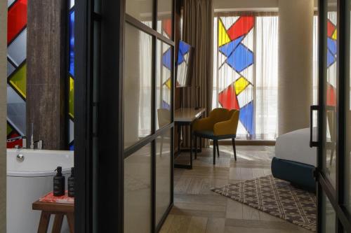 Extravagant Terrace Suite with Sea or Marina View – Free In Room Breakfast