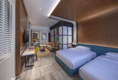 Junior Twin Suite with Courtyard View