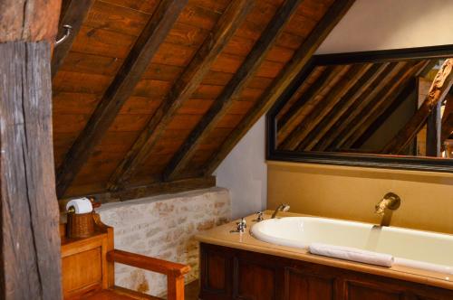 Superior Courtyard Suite