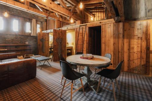 Mixed Dormitory Room