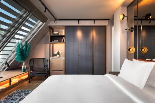 Loft Room Danube View, Guest room, 1 King, Danube River view