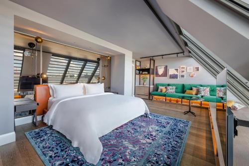 Loft Room Danube View, Guest room, 1 King, Danube River view