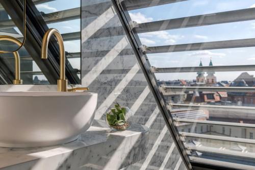Loft Suite, Suite, 1 King, City view, Top floor
