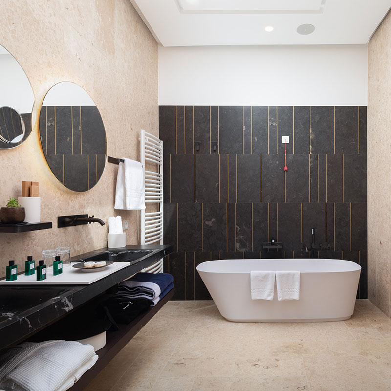 Olive Grove Grand Suite