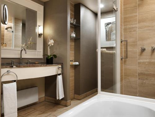 King Suite with View
