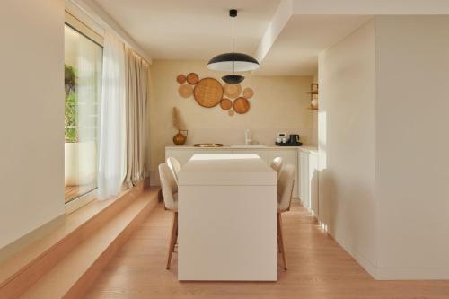 Terrace Suite,  1 Bedroom Suite with Jacuzzi and Sea View