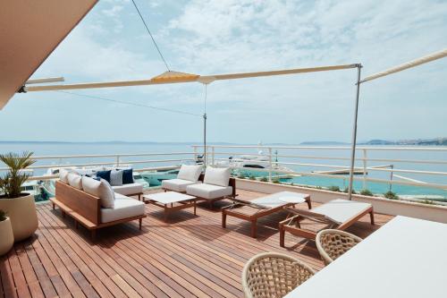 Terrace Suite,  1 Bedroom Suite with Jacuzzi and Sea View