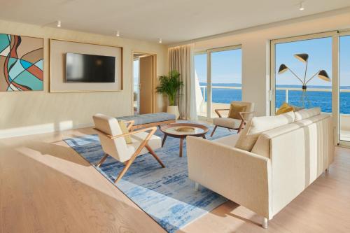 Terrace Suite,  1 Bedroom Suite with Jacuzzi and Sea View