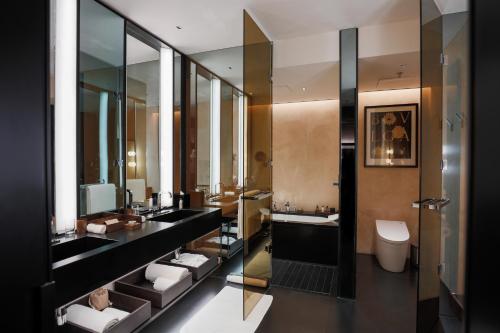 Superior Bund View Suite