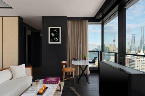 Deluxe Bund View Room