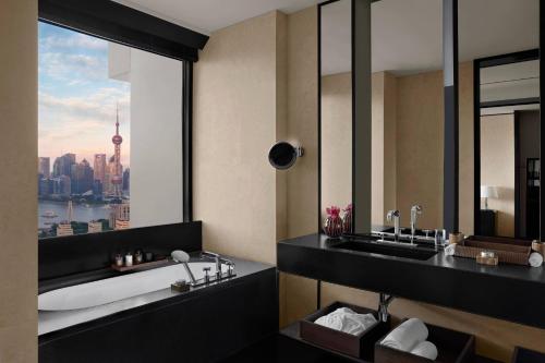 Premium Bund View Room