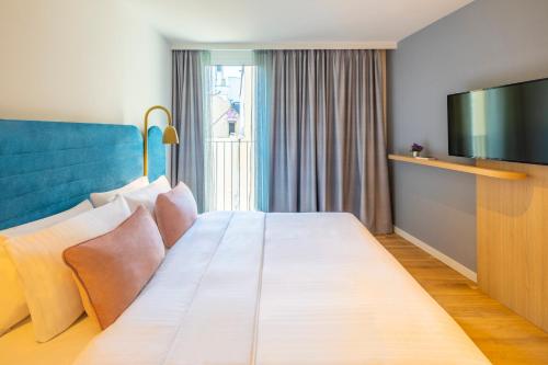 One Bedroom Deluxe