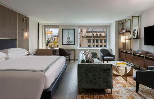 Deluxe King Room