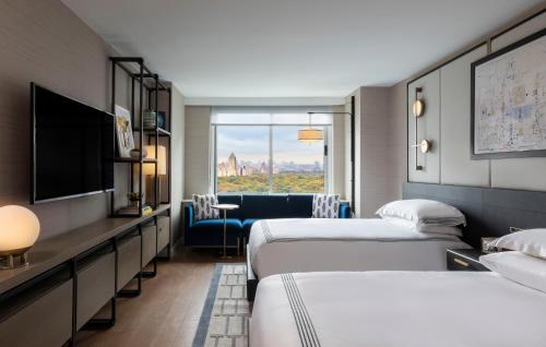 Double Room with Two Double Beds and Park View - High Floor