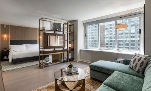 King Studio Suite