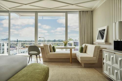 King Room with City View - Accessible