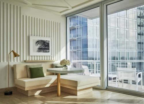 Surfside Corner Room King