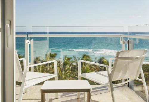 Oceanfront Room Two Double Beds - Accessible 