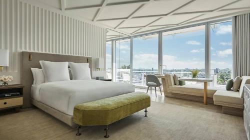 Bay View One Bedroom Suite