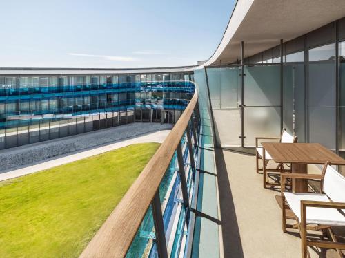 Superior Room with Balcony and Lateral Sea View