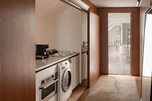 Raffles Presidential Suite