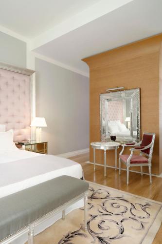 Raffles Presidential Suite