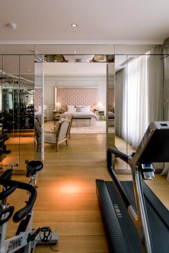 Raffles Presidential Suite