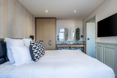 Executive Suite with Terrace and Jacuzzi