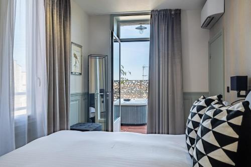 Executive Suite with Terrace and Jacuzzi