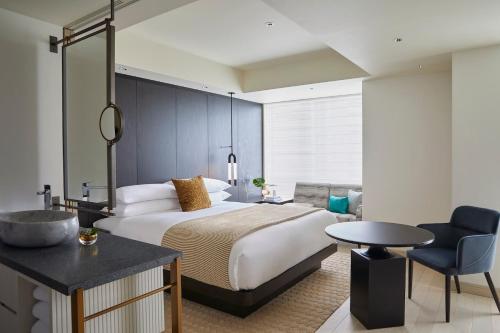 1 King bed Premium High Floor