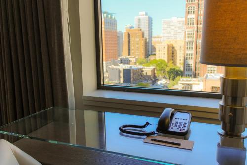 King Room with Lake View and Accessible Shower - Disability Access